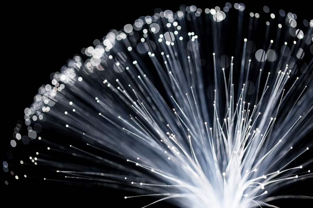 imagem de um homem de costas com um protetor de ouvido